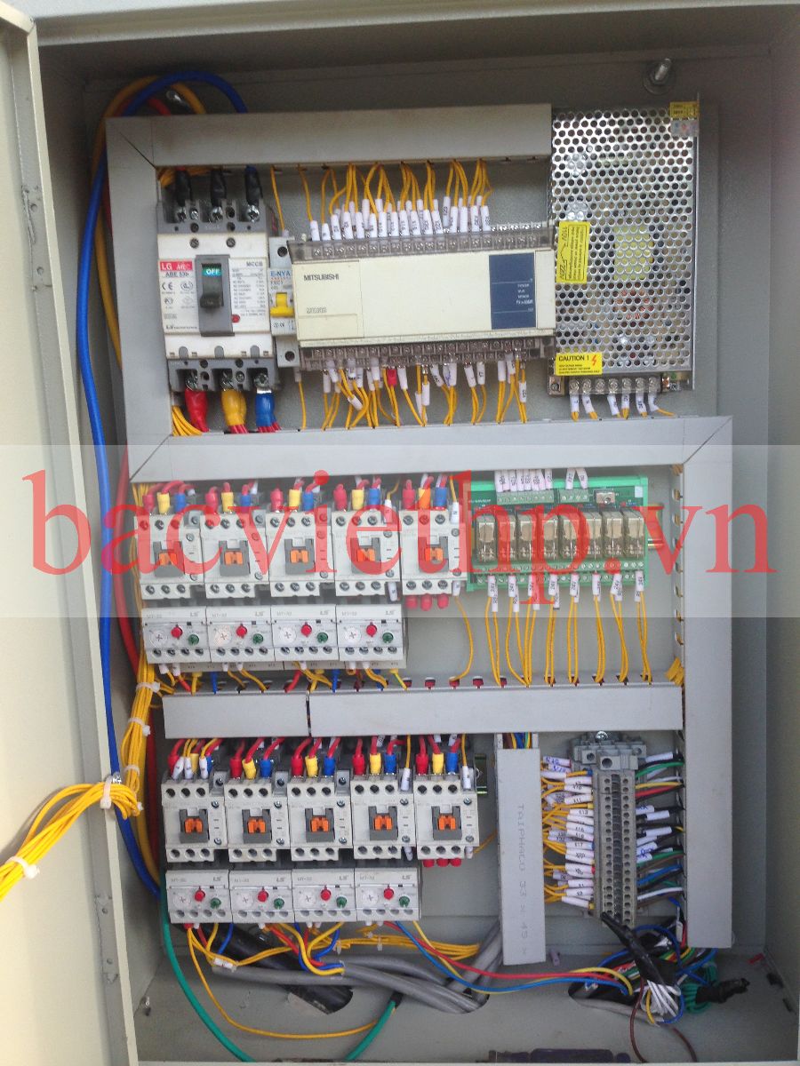 Lắp đặt tủ điện điều khiển cho dây chuyền sản xuất gạch tại Bà Rịa-Vũng Tàu.